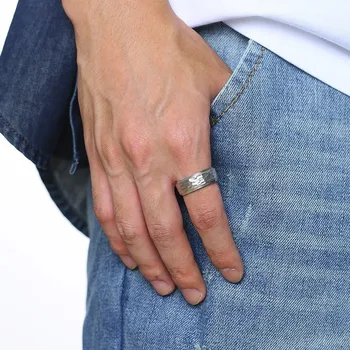 Vnox 8 mm nieregularne młotek tekstury pierścień dla mężczyzn nigdy nie znikną ze stali nierdzewnej mężczyzna dorywczo Haenel palec Sojusz